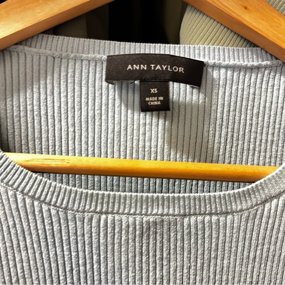 Ann Taylor Light Sky Blue Slim-Fit Ribbed Sweater XS - Picture 3 of 5